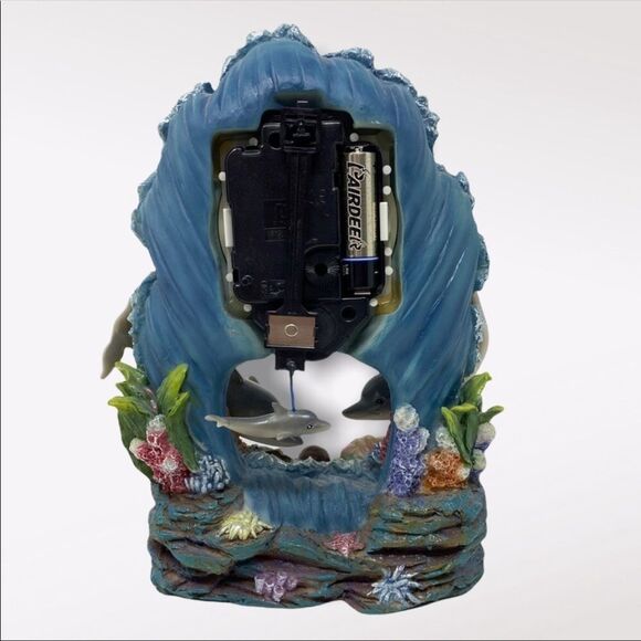 VINTAGE | Ocean Themed Clock - Picture 5 of 9